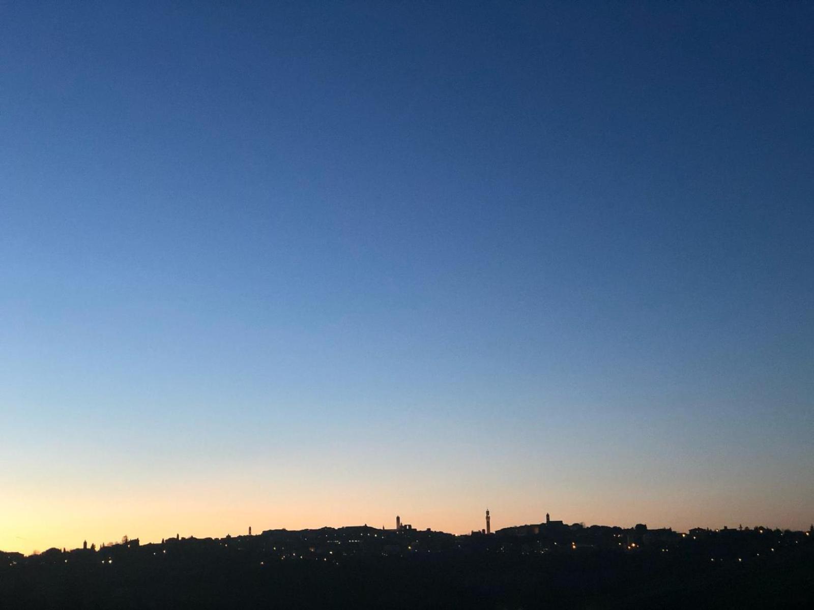 Agriturismo La Terrazza Sul Mangia Siena Exteriér fotografie